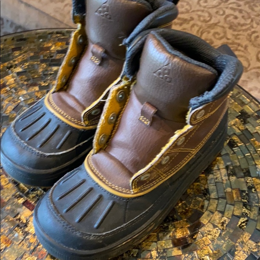 Kids Nike ACG Boots